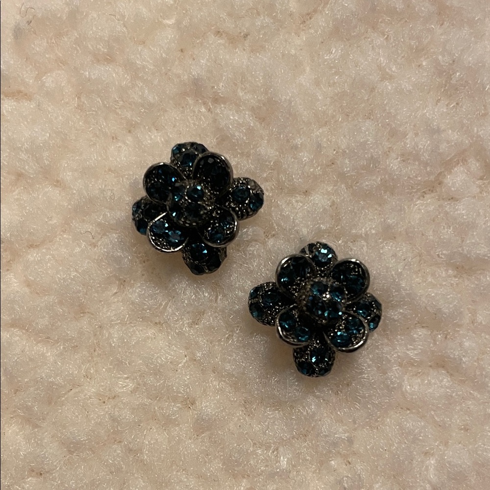 Elegant Blue sapphire Floral Earrings